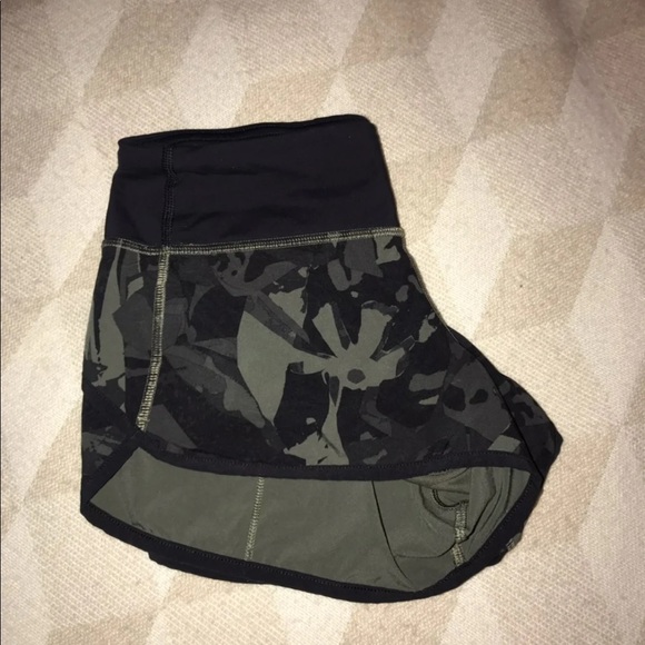 ***SOLD***Camo Speed shorts - Picture 3 of 4